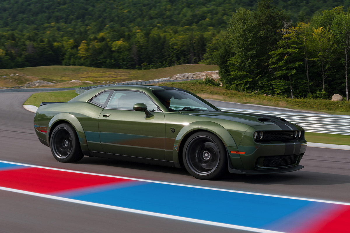 Додж челленджер 2020. Dodge Challenger 2020. Dodge Challenger 2020 зеленый. Шевроле Челленджер 2020.